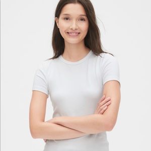 BRAND NEW Gap Modern Tee